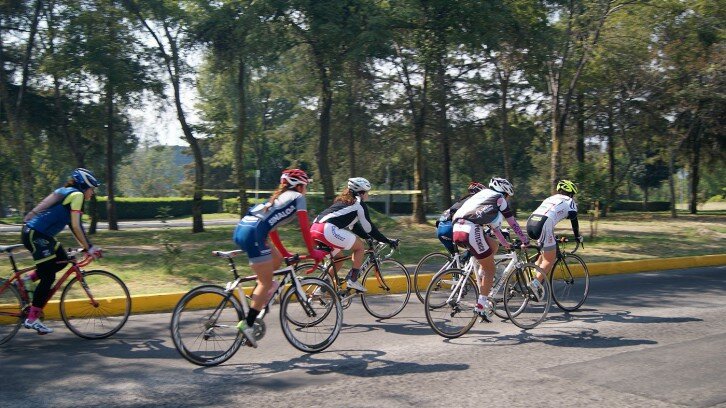 Trotando o sobre dos ruedas en Ciudad Universitaria