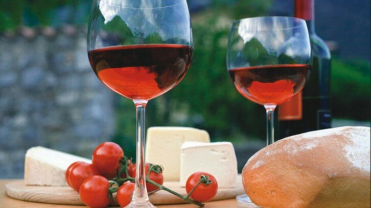 Cheese and Wine Route. The Day You Will Not Be Hungry or Thirsty 