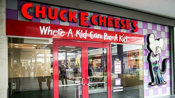 Chuck E. Cheese (Mayana Polanco)