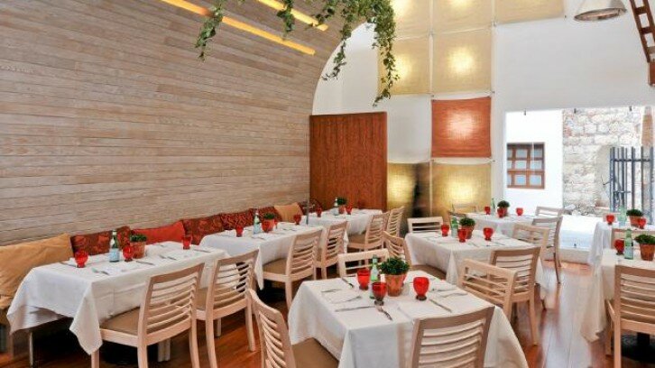 Bistro 83